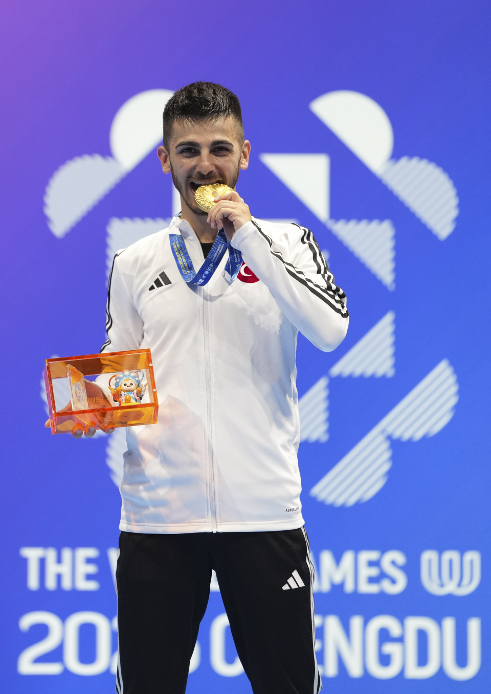 OzOCJ, 新华社记者